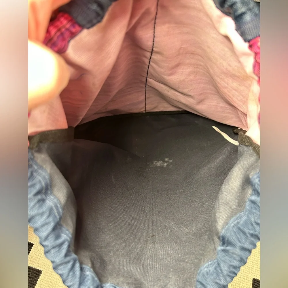 ADIDAS, drawstring backpack!! - Picture 11 of 12